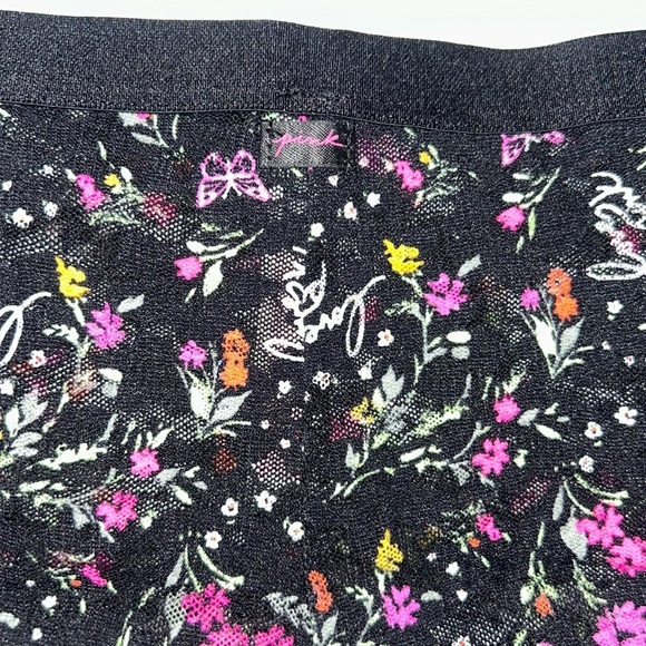 PINK Victoria's Secret Black and Pink Bra Intimates Sleepwear - Picture 9 of 10